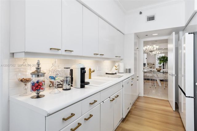 16445 Collins Ave OS25, Sunny Isles Beach, FL 33160