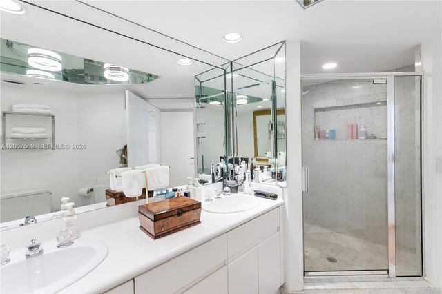 16445 Collins Ave OS25, Sunny Isles Beach, FL 33160
