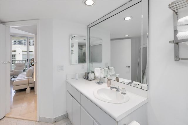 16445 Collins Ave OS25, Sunny Isles Beach, FL 33160