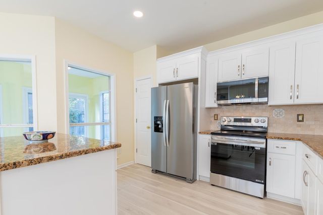 1093 ISLAND MIST CIR, Memphis, TN 38103