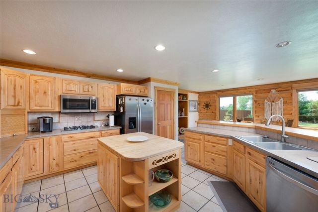 445 Ghost Canyon Court, Belgrade, MT 59714