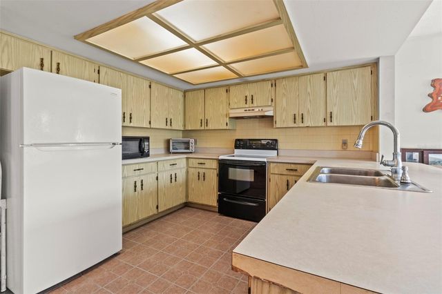 8220 E DERBY OAKS DRIVE, Floral City, FL 34436