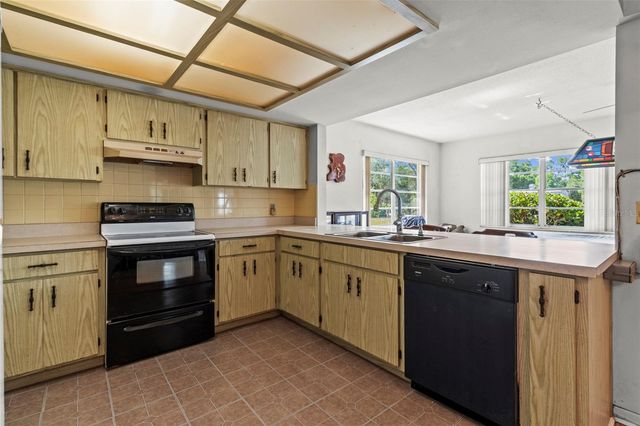 8220 E DERBY OAKS DRIVE, Floral City, FL 34436