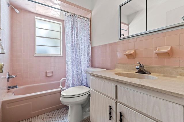 8220 E DERBY OAKS DRIVE, Floral City, FL 34436