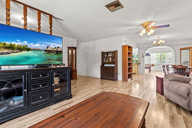 8220 E DERBY OAKS DRIVE, Floral City, FL 34436