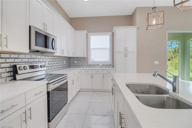 2793 72nd AVE NE, Naples, FL 34120