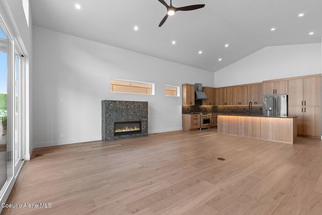 3157 N Veneer RD, Coeur D'alene, ID 83814