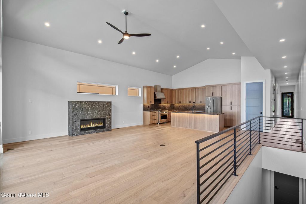 3157 N Veneer RD, Coeur d'Alene, ID 83814 photo 5