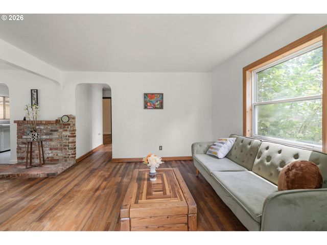 1823 FILBERT St, Forest Grove, OR 97116