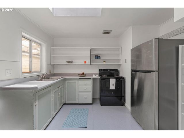 1823 FILBERT St, Forest Grove, OR 97116