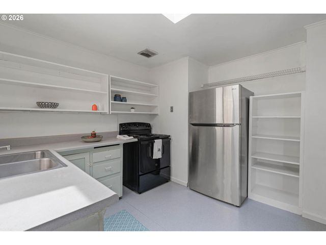 1823 FILBERT St, Forest Grove, OR 97116