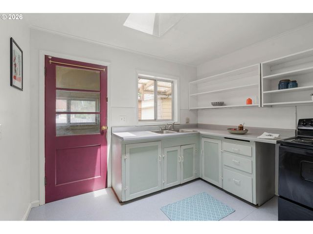1823 FILBERT St, Forest Grove, OR 97116