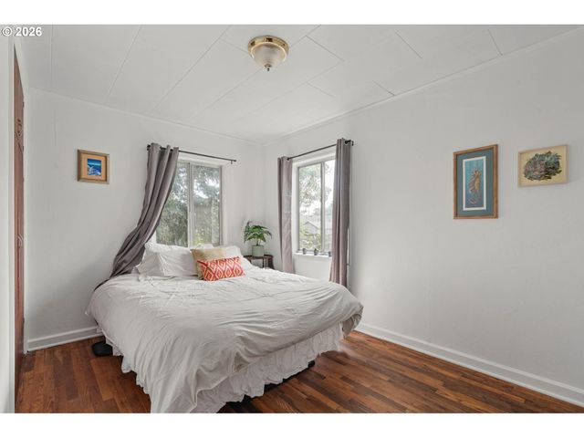 1823 FILBERT St, Forest Grove, OR 97116