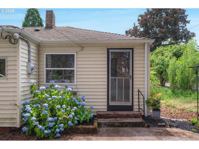 1823 FILBERT St, Forest Grove, OR 97116