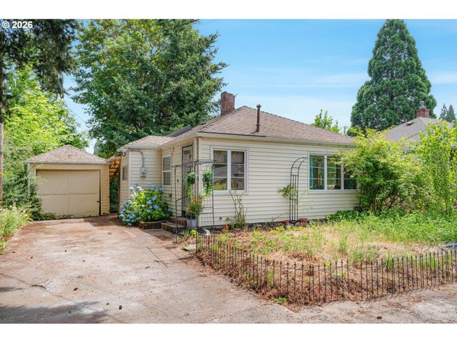 1823 FILBERT St, Forest Grove, OR 97116