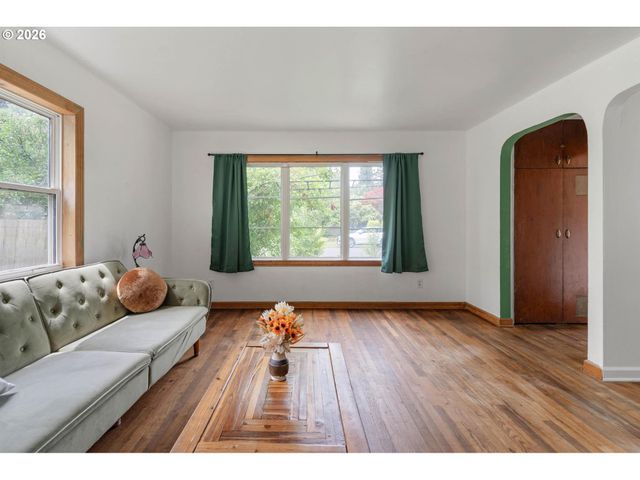 1823 FILBERT St, Forest Grove, OR 97116