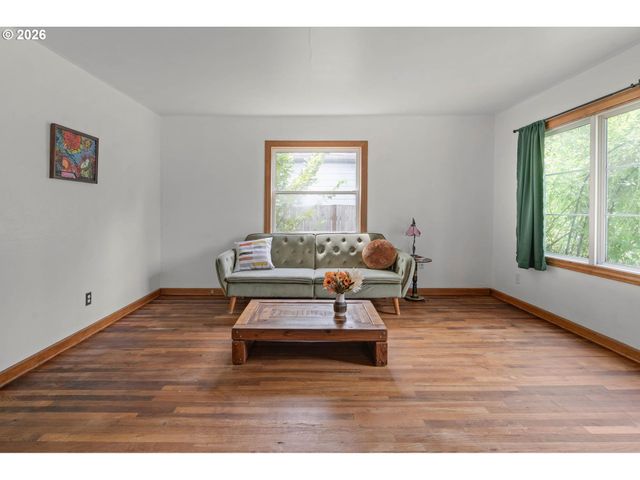 1823 FILBERT St, Forest Grove, OR 97116