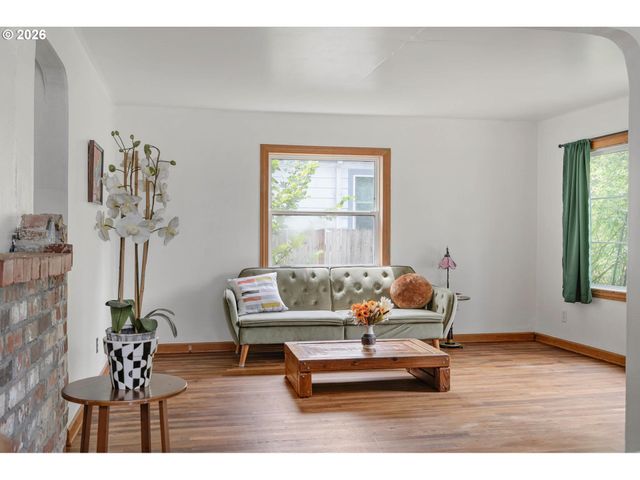 1823 FILBERT St, Forest Grove, OR 97116