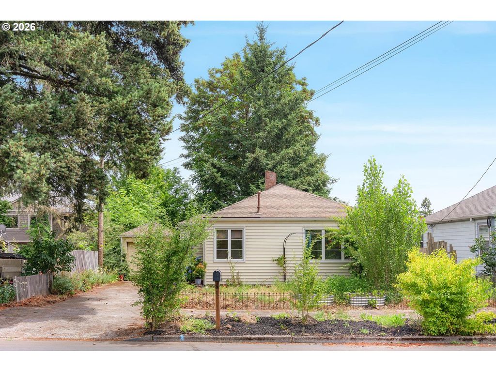 1823 FILBERT St, Forest Grove, OR 97116