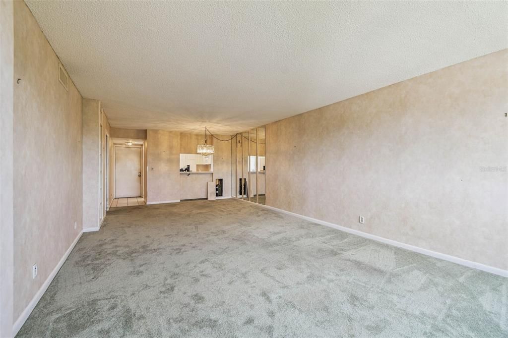 Image 20 of property listing at 2621 COVE CAY DRIVE 703, Clearwater, FL 33760