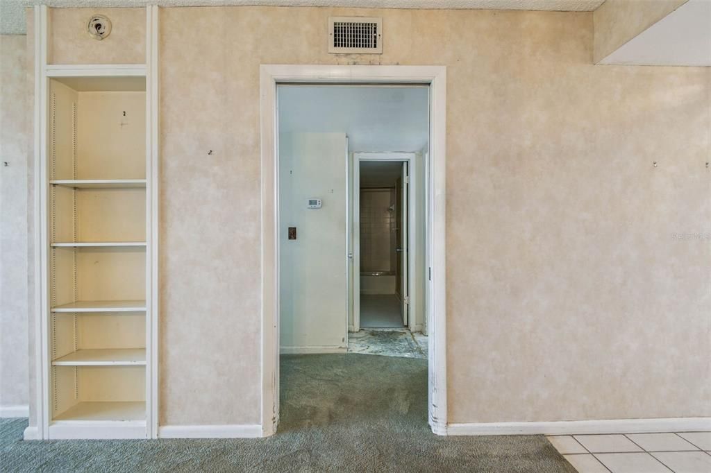 Image 21 of property listing at 2621 COVE CAY DRIVE 703, Clearwater, FL 33760