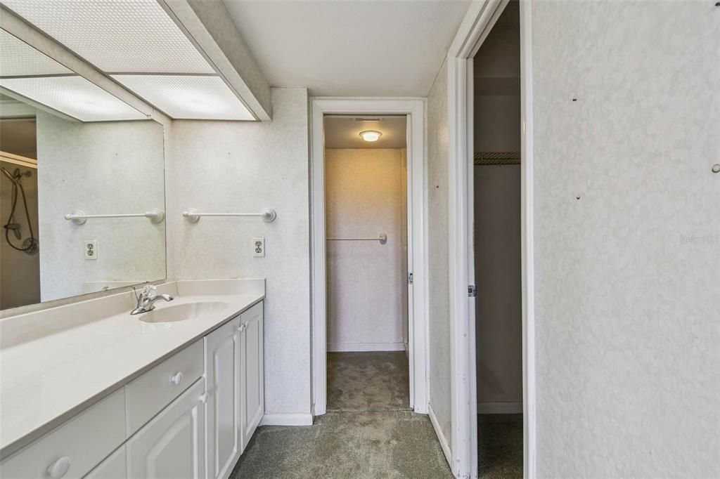 Image 35 of property listing at 2621 COVE CAY DRIVE 703, Clearwater, FL 33760