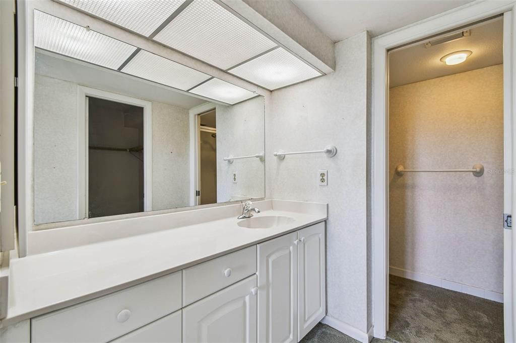 Image 36 of property listing at 2621 COVE CAY DRIVE 703, Clearwater, FL 33760