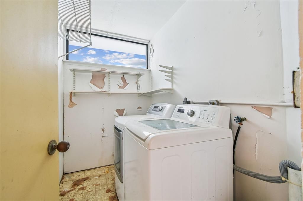 Image 40 of property listing at 2621 COVE CAY DRIVE 703, Clearwater, FL 33760