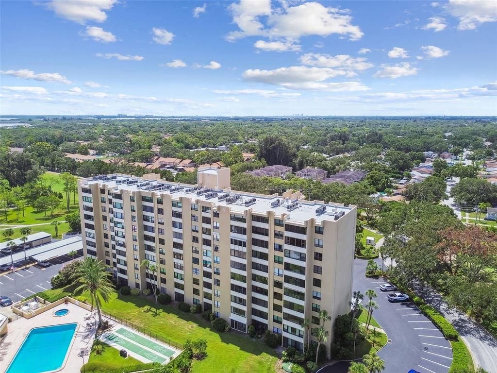 Image 49 of property listing at 2621 COVE CAY DRIVE 703, Clearwater, FL 33760