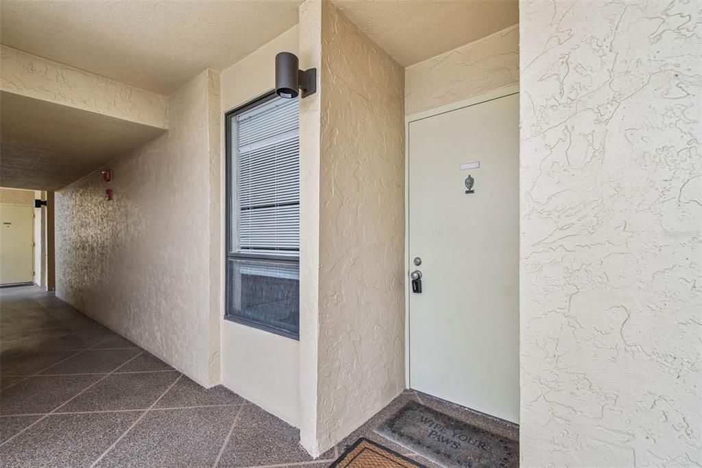 Image 6 of property listing at 2621 COVE CAY DRIVE 703, Clearwater, FL 33760
