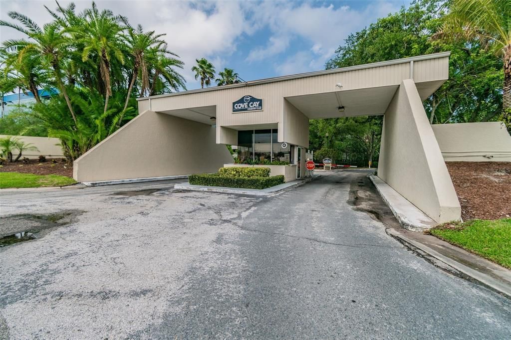 Image 63 of property listing at 2621 COVE CAY DRIVE 703, Clearwater, FL 33760
