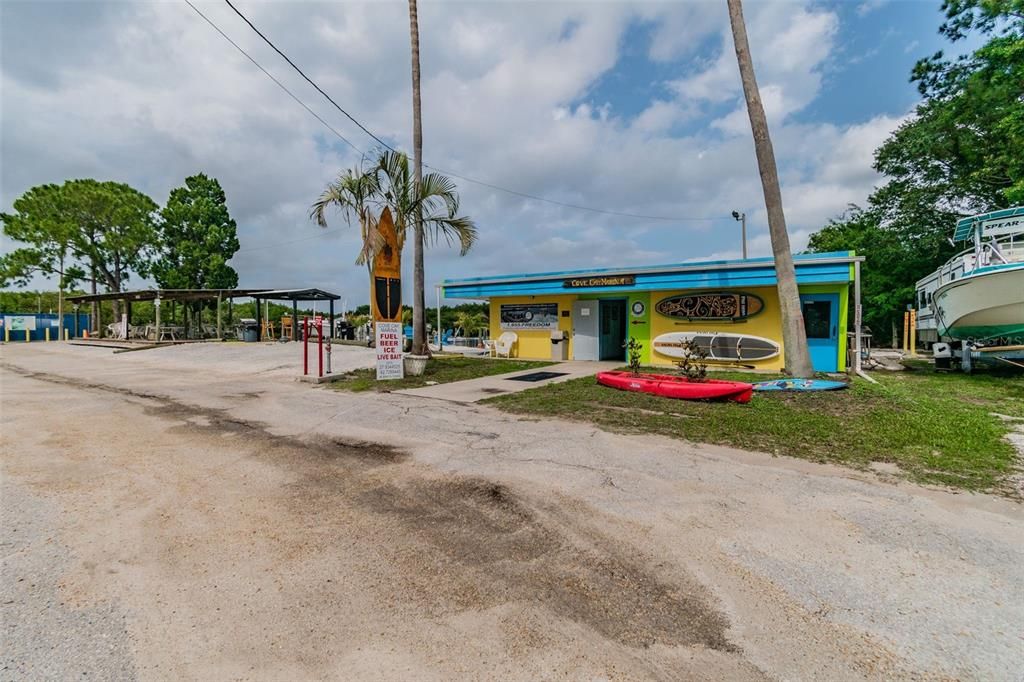 Image 65 of property listing at 2621 COVE CAY DRIVE 703, Clearwater, FL 33760
