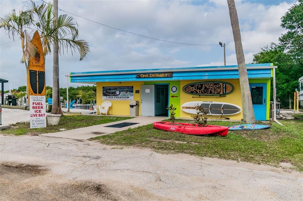 Image 67 of property listing at 2621 COVE CAY DRIVE 703, Clearwater, FL 33760