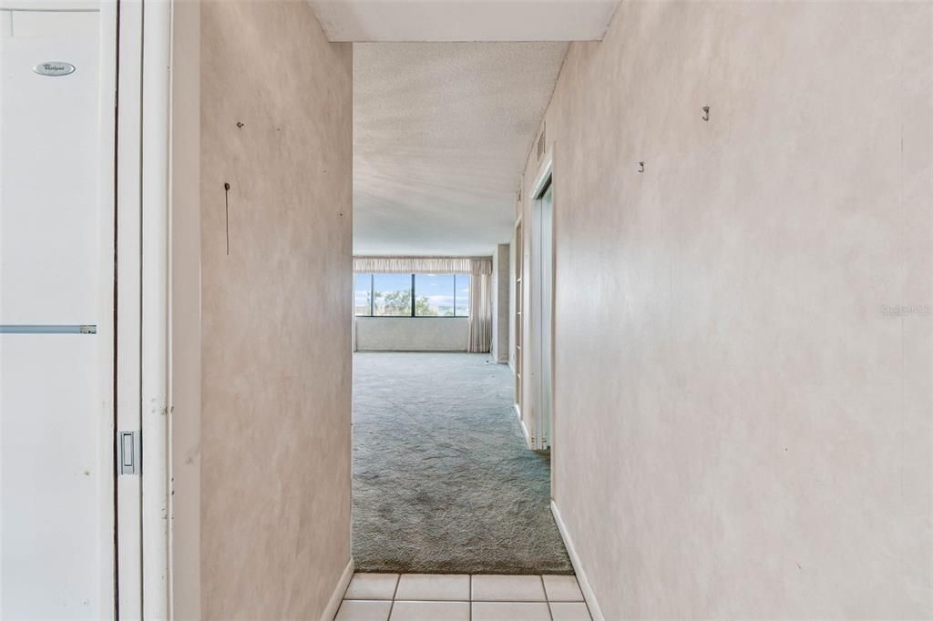 Image 7 of property listing at 2621 COVE CAY DRIVE 703, Clearwater, FL 33760