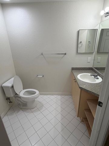 270 Crestwood Circle 205, Royal Palm Beach, FL 33411