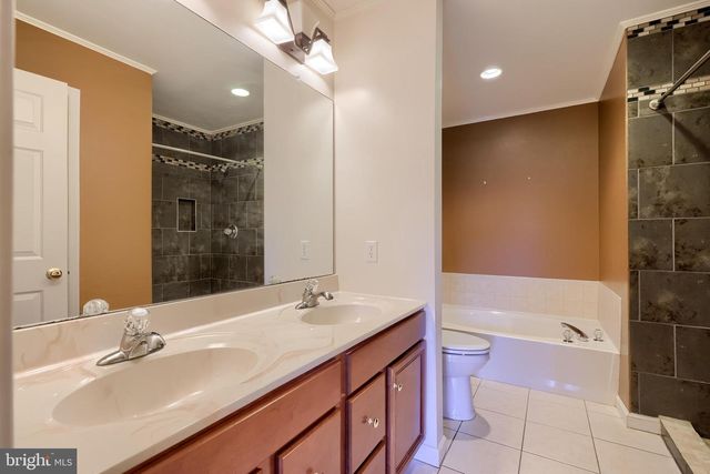 18 RED LEAF LN, Lancaster, PA 17602