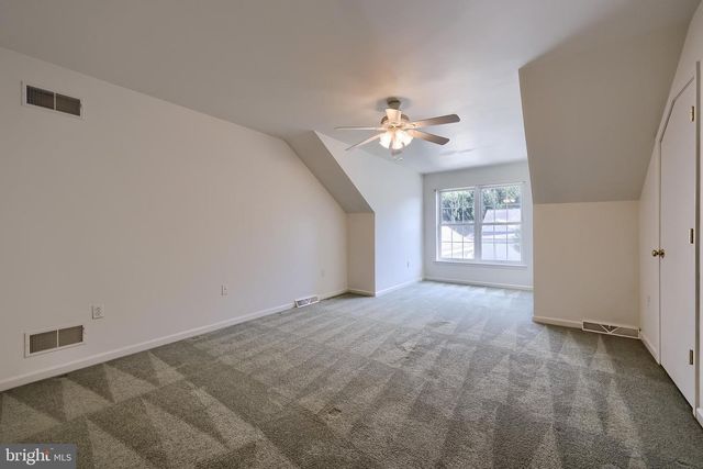 18 RED LEAF LN, Lancaster, PA 17602