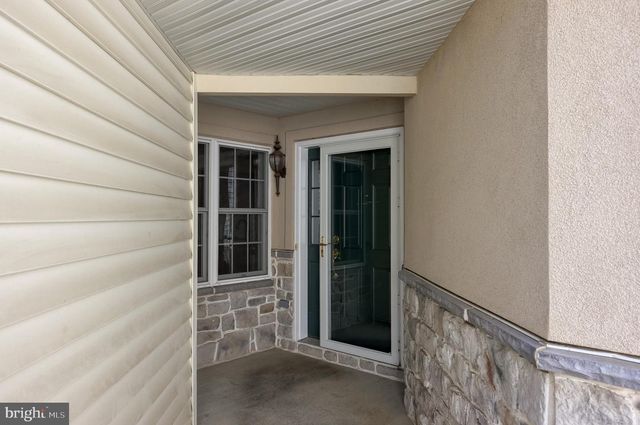 18 RED LEAF LN, Lancaster, PA 17602