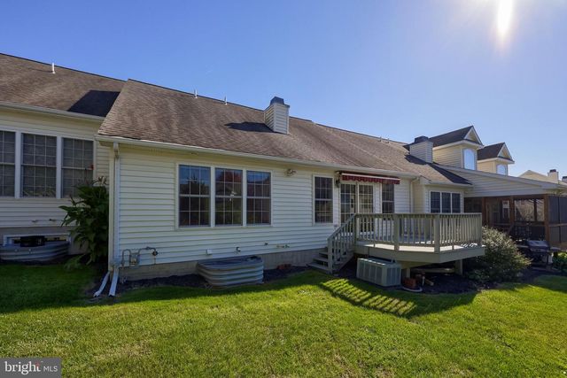 18 RED LEAF LN, Lancaster, PA 17602