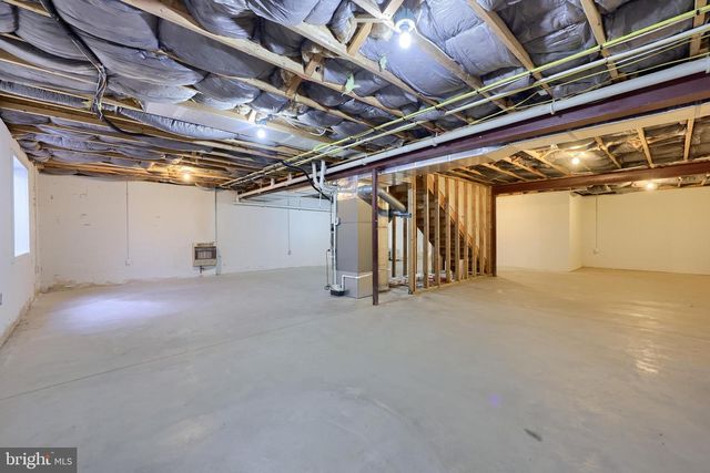 18 RED LEAF LN, Lancaster, PA 17602