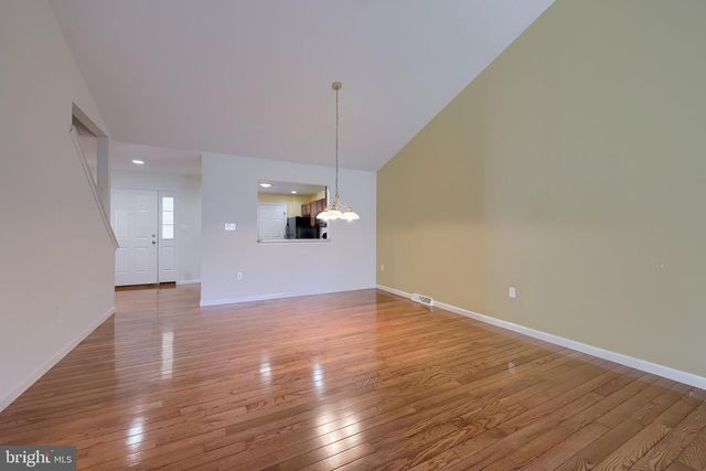 18 RED LEAF LN, Lancaster, PA 17602