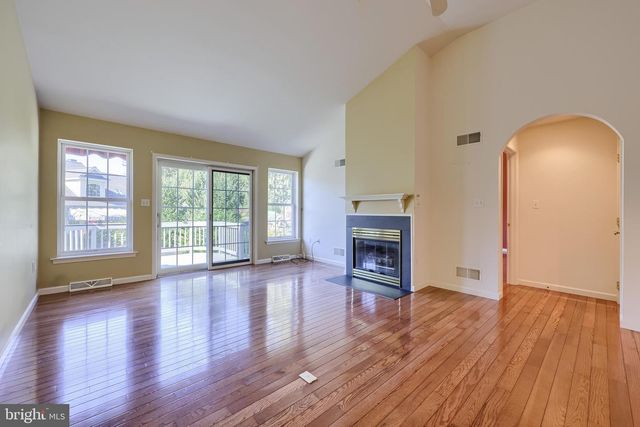 18 RED LEAF LN, Lancaster, PA 17602