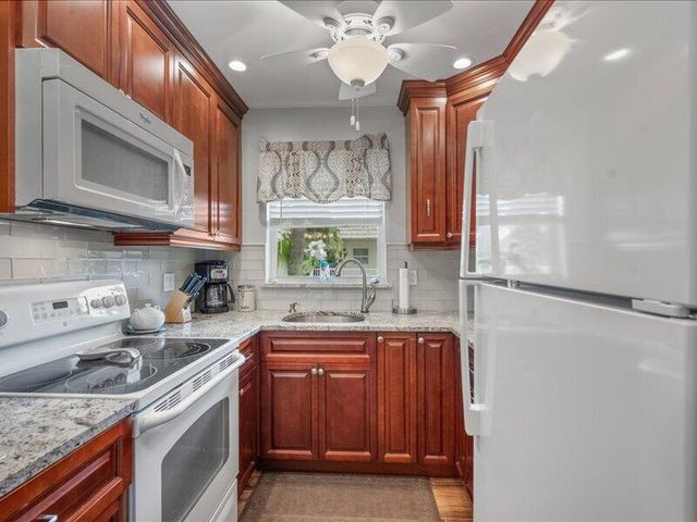 600 Snug Harbor Drive A16, Boynton Beach, FL 33435