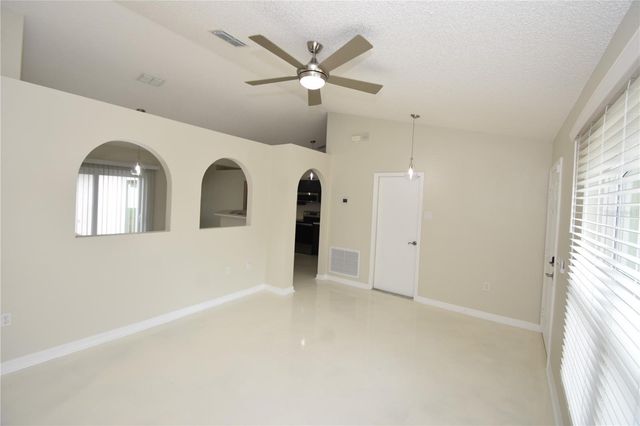 31 SLUMBER PATH, Palm Coast, FL 32164