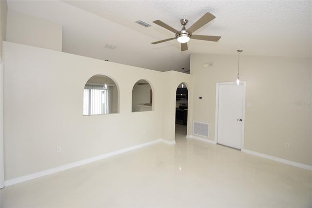 31 SLUMBER PATH, Palm Coast, FL 32164