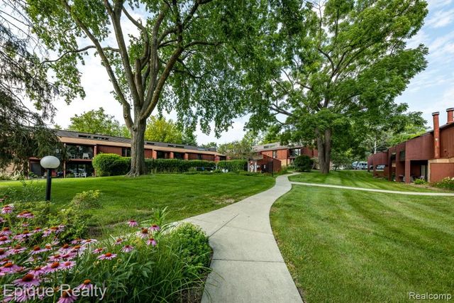 1803 Independence Boulevard, Ann Arbor, MI 48104