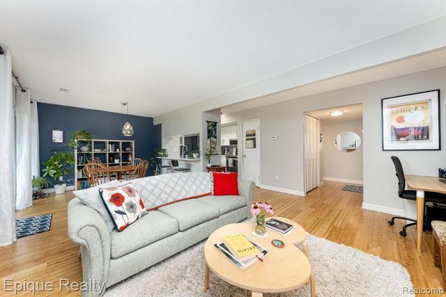 1803 Independence Boulevard, Ann Arbor, MI 48104