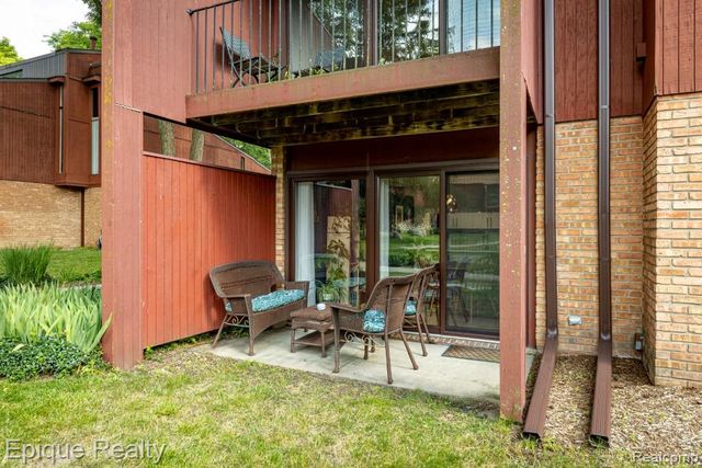 1803 Independence Boulevard, Ann Arbor, MI 48104