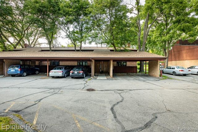 1803 Independence Boulevard, Ann Arbor, MI 48104