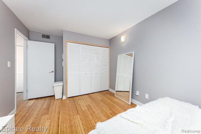 1803 Independence Boulevard, Ann Arbor, MI 48104